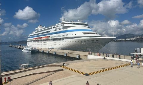 Bodrum'a İlk Kruvaziyer Gemisi 'Astoria Grande' Geldi