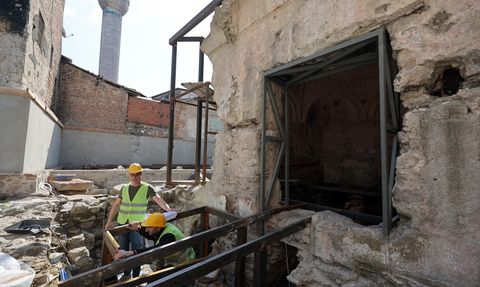 İzmir Kıllıoğlu Hamamı'nda Restorasyon Çalışmaları Yeniden Başladı