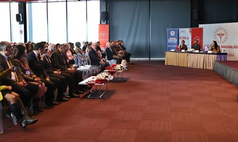 Samsun'da Doğal Olan Normal Doğum Sempozyumu Düzenlendi