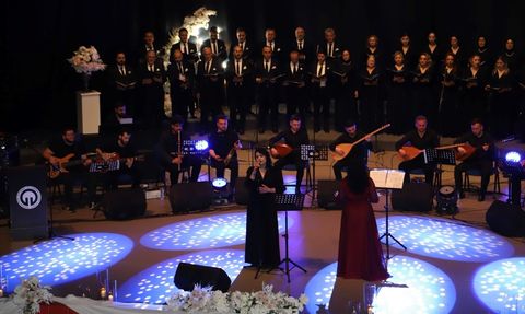 Trabzon'da Sağlıkçılardan Türk Halk Müziği Konseri