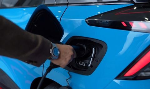 Türkiye'de Elektrikli Araç Şarj İstasyonları Artıyor