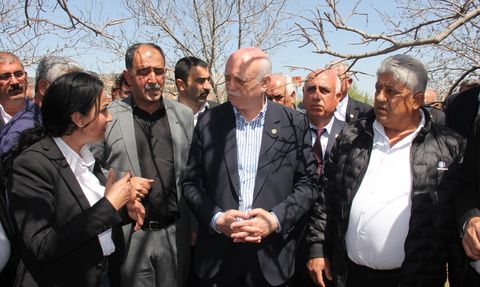 TZOB Genel Başkanı Şemsi Bayraktar Adıyaman'da Zirai Donu İnceledi