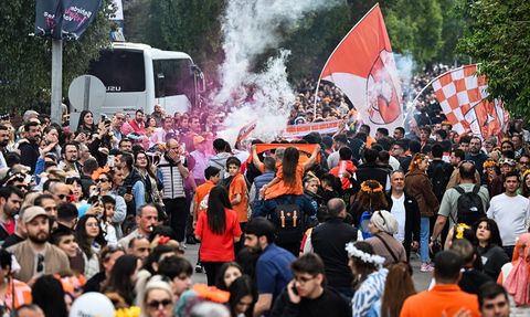 Uluslararası Portakal Çiçeği Karnavalı Coşku Dolu Kortej Geçişi