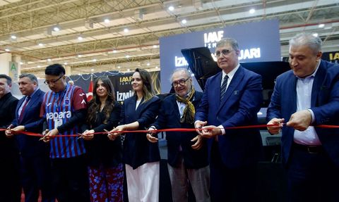 2. Uluslararası İzmir Sanat ve Antika Fuarı Açıldı