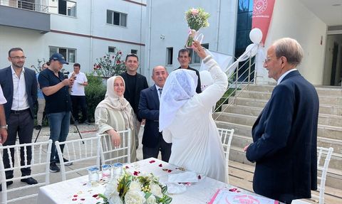 70 Yıl Sonra Nikah Tazeleyen Depremzede Çift