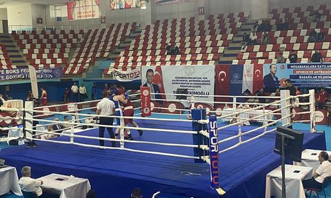 Ağrı'da Genç Erkekler Türkiye Ferdi Boks Şampiyonası Tamamlandı