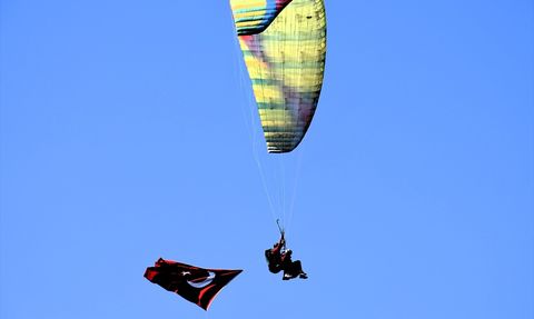 Bilecik'te Özel Gereksinimli Bireylere Yamaç Paraşütü Keyfi