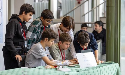 DENEYAP Final Sergisi: Geleceğin Teknoloji Yıldızları Buluştu