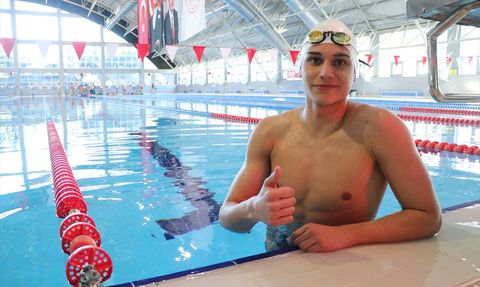 Emre Onuş, Avrupa Gençler Yüzme Şampiyonası'nda Madalya Peşinde