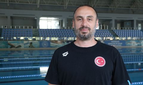Emre Onuş Dünya Gençler Yüzme Şampiyonası'na Hazırlanıyor