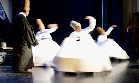 Engelli Semazenler Yunus Emre'yi Anmak İçin Sema Gösterisi Düzenledi