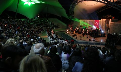 Gipsy Kings Eskişehir'de Muhteşem Bir Konser Verdi