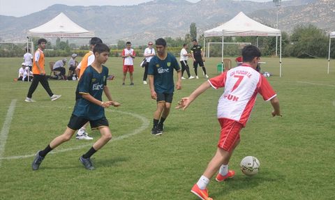 İzmir'de Özel Olimpiyatlar Türkiye Futbol Şampiyonası Heyecanı