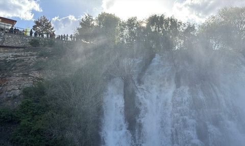 Tortum Şelalesi'nin Coşkulu Dönemi Başladı