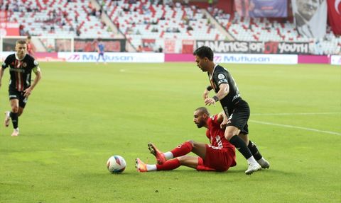 Trendyol Süper Lig: Onvo Antalyaspor ve Gaziantep FK Golsüz Berabere Kaldı