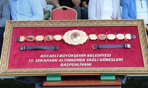 17. Sekapark Altın Kemer Yağlı Güreşleri'nde Başpehlivan Orhan Okulu