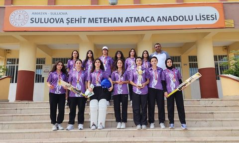 Amasya Kız Kriket Takımı'ndan Büyük Başarı