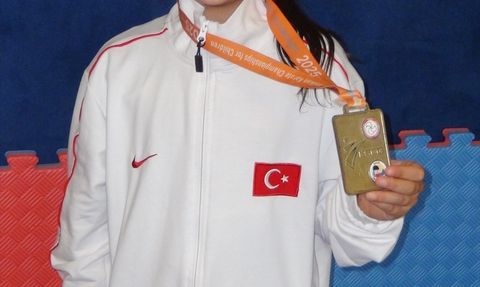 Arin Vefa, Balkan Şampiyonu