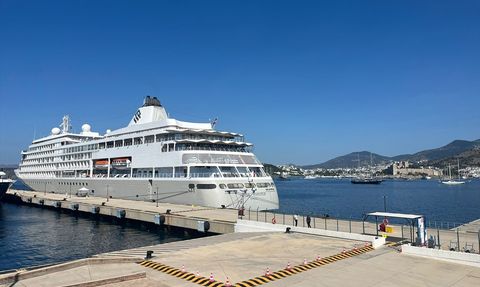 Bodrum'a Gelen 'Silver Whisper' Kruvaziyeri