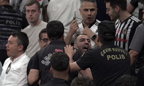 Fenerbahçe Beko, Beşiktaş Fibabanka'yı Yendi ve Seride Üstünlüğü Ele Geçirdi