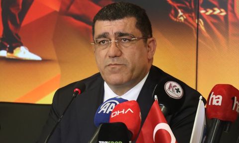 Kayserispor'un Yeni Teknik Direktörü Markus Gisdol İmza Töreninde Konuştu