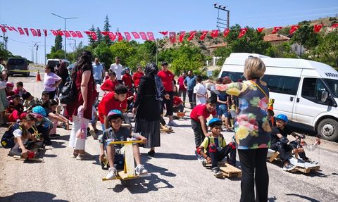 Kırıkkale'de Öğrenciler Geri Dönüşüm ile Yarıştı