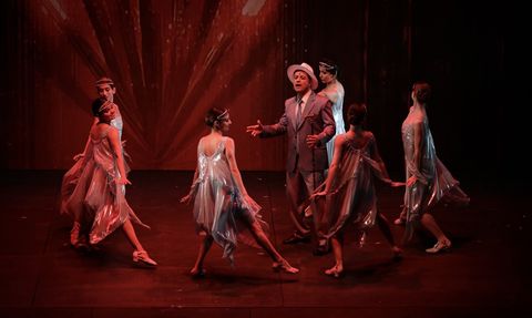 SAMSUN'DA 'SINGIN' IN THE RAIN' MÜZİKALİ PRÖMİER YAPTI