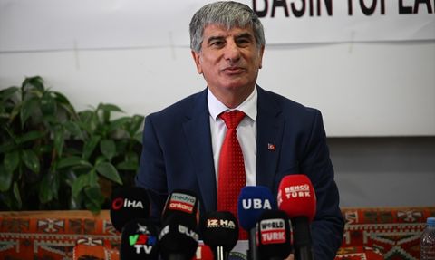 Turgut Lenk, Artı Değer Vanspor FK Başkan Adaylığını Duyurdu