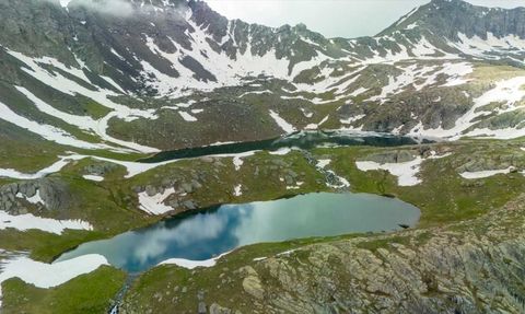 Yedigöller'de Kar ve Yazın Eşsiz Buluşması