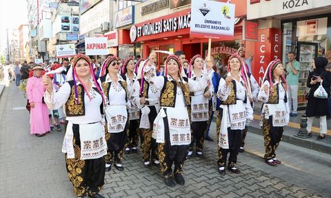 33. Uluslararası Akçaabat Müzik ve Halk Oyunları Festivali Başladı