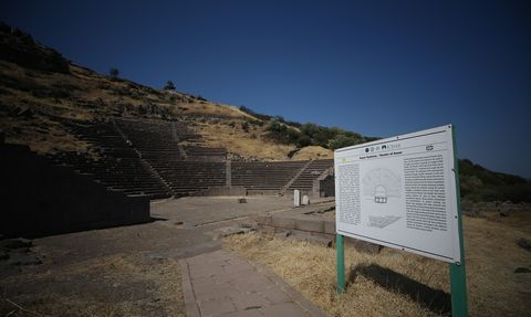 Assos'taki 2.200 Yıllık Tiyatro Restorasyon Aşamasında