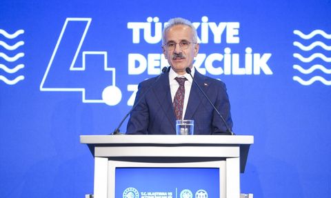 Denizcilik Zirvesi'nde Türkiye'nin Gücü Vurgulandı