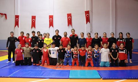 Elmira Yasin: Olimpiyat Hedefiyle Hedefe Kilitlenen Genç Güreşçi