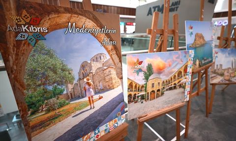 KKTC Başbakan Yardımcısı Ataoğlu Mersin'de 'Ada Kıbrıs' Sergisini Ziyaret Etti