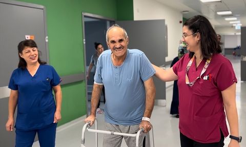 Manisa'da Yeni Bir Cerrahi Başarı: Kompleks Pelvis Kırığı Ameliyatı