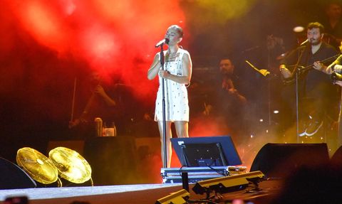 Merve Özbey Trabzon Kültür Yolu Festivali'nde Hayranlarına Unutulmaz Bir Gece Yaşattı