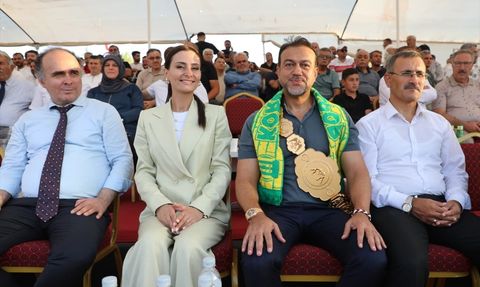 Ali İhsan Batmaz, Korkuteli Altın Kiraz Yağlı Pehlivan Güreşleri'nde Şampiyon Oldu