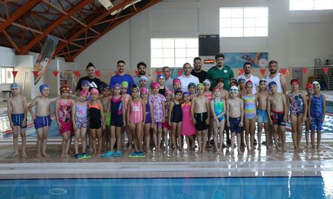 Amasya'da 30 Bin Kişi Yüzme Öğrendi