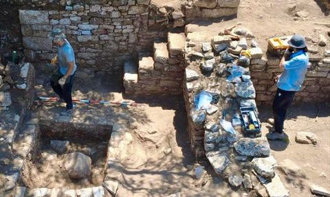 Amos Antik Tiyatrosu'ndaki Kazılar Devam Ediyor