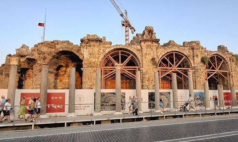 Antik ve Modern Yaşamın Buluştuğu Kent: Side