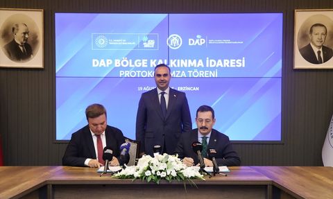 Bakan Kacır Erzincan'da Yerel Kalkınma Vurgusu Yaptı