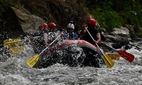 Düzce'de Rafting Heyecanı: Melen Çayı'nda Adrenalin Dolu Anlar