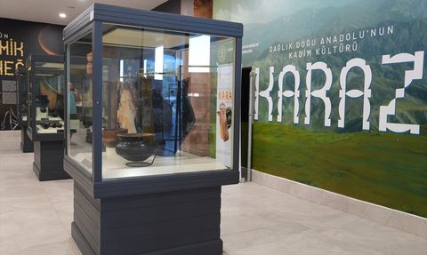 Erzurum'da Karaz Kültürü Eserleri Sergileniyor
