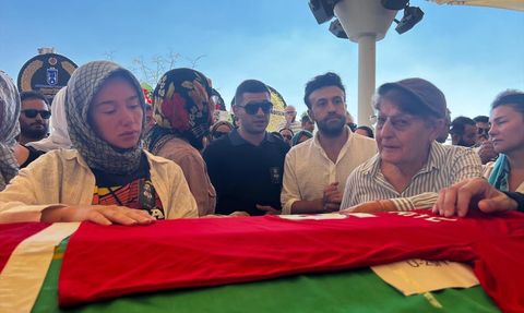 İşitme Engelli Milli Hentbolcu Cem Denli, Son Yolculuğuna Uğurlandı