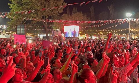 Kahramanmaraş Ağustos Fuarı'nda Mehmet Erdem Konser Verdi