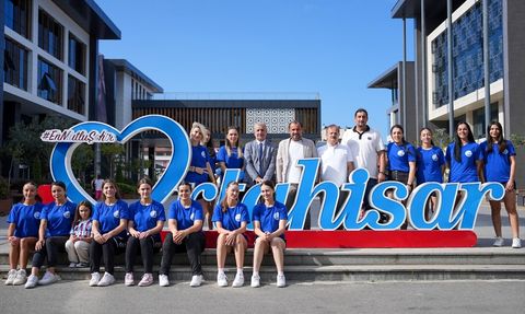 Ortahisar Belediyespor, Hentbol Kadınlar Süper Ligi'nde Yeni Sezona 15 Oyuncuyla Başlıyor