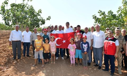 Şanlıurfa Valisi Şıldak Fıstık Hasadında