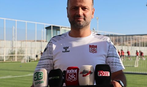 Sivasspor Teknik Direktörü Korkmaz'dan İddialı Açıklamalar