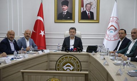 Tarım ve Orman Bakanı Yumaklı, Adıyaman&#39;da Sektör Paydaşlarıyla Buluştu