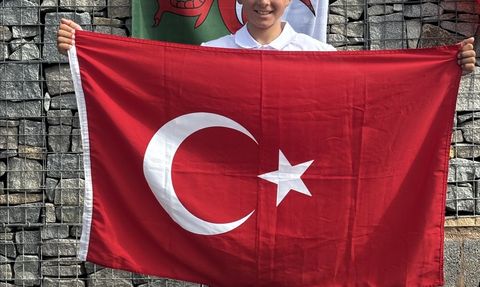 Tuna Tekin Galler'de Dünya Şampiyonasında İki Madalya Kazandı